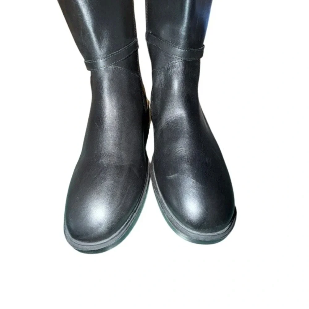 Arezzo sleek black
